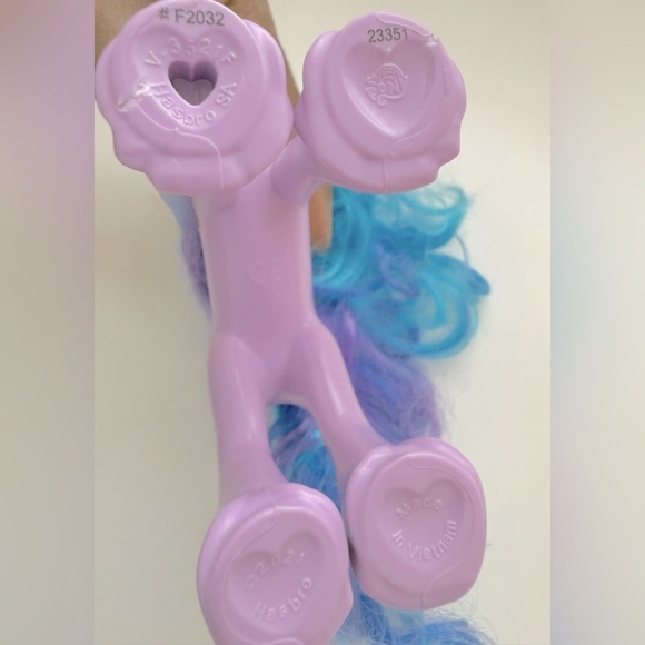 My Little Pony A New Generation Izzy Moonbow
Unicorn - Picture 7 of 8